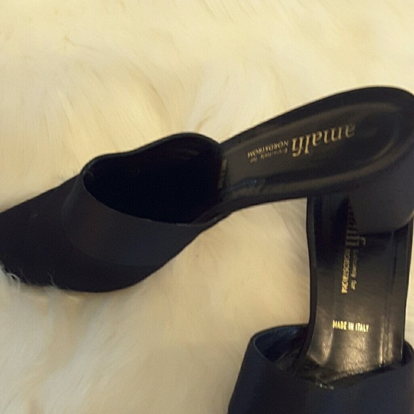 Amali slip on shoes with small kitten heelssize - Picture 5 of 8